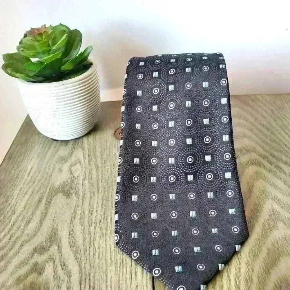Pronto Uomo tie. 100% silk
